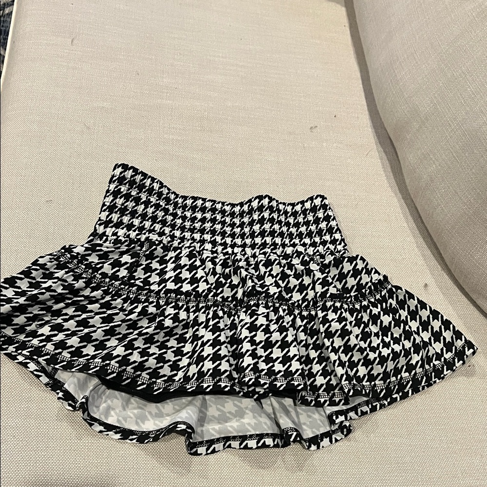 The Bubble Womens Skirt Ruffle Preppy Pickleball Golf Tennis black/white houndst